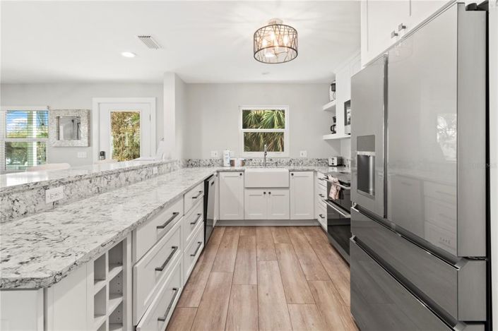 Image No.11-4 Bed Property for sale