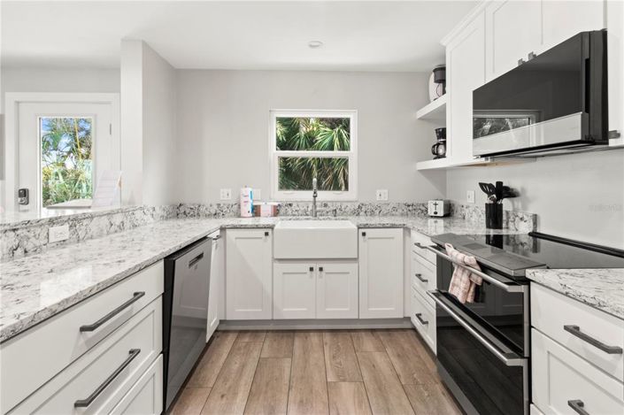 Image No.13-4 Bed Property for sale