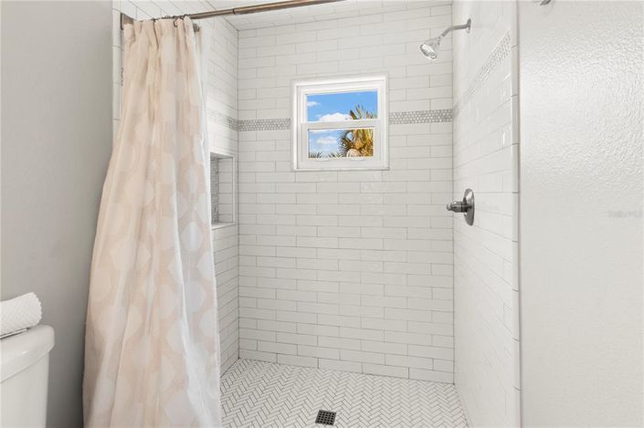 Image No.30-4 Bed Property for sale