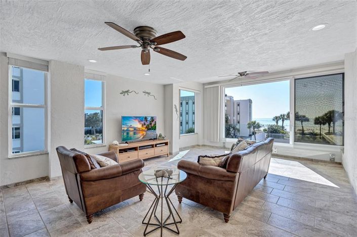 Image No.9-1 Bed Property for sale