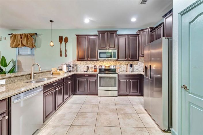 Image No.12-9 Bed Property for sale