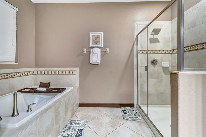 Image No.19-9 Bed Property for sale