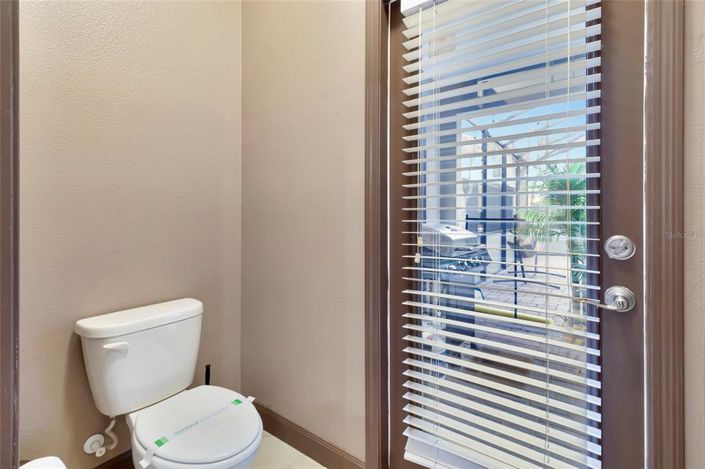 Image No.20-9 Bed Property for sale