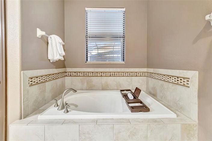 Image No.21-9 Bed Property for sale