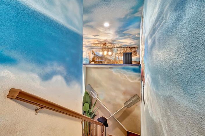 Image No.24-9 Bed Property for sale