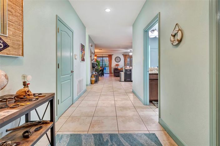 Image No.4-9 Bed Property for sale