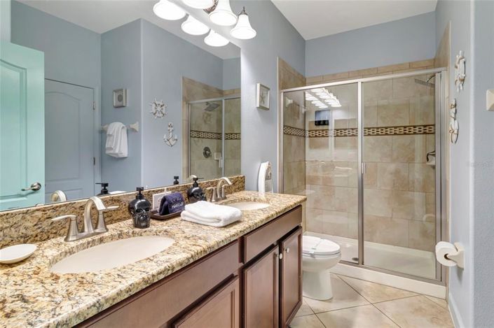 Image No.6-9 Bed Property for sale