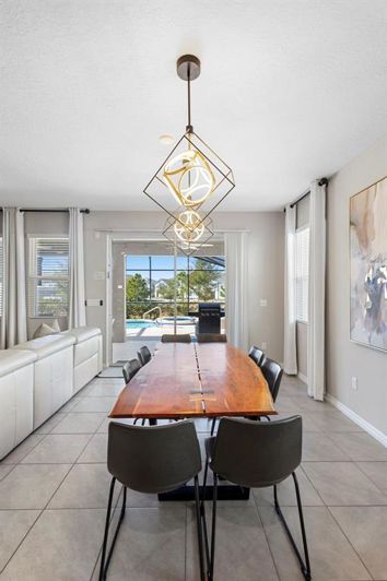 Image No.10-5 Bed Property for sale