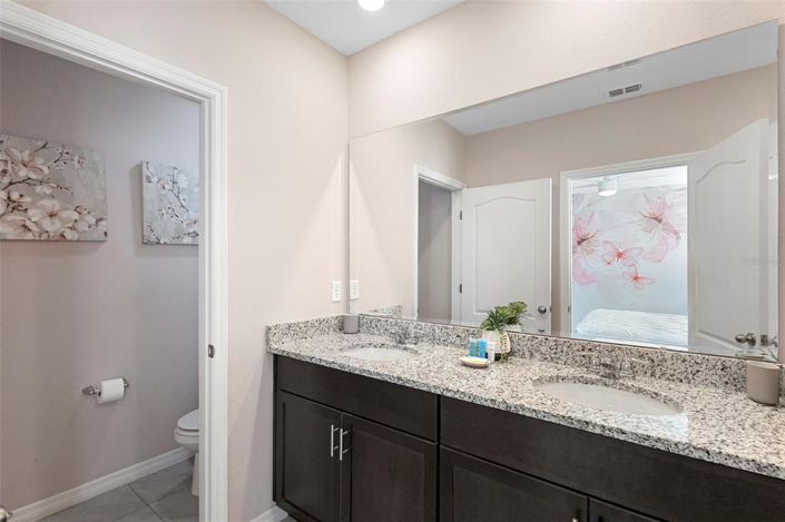 Image No.28-5 Bed Property for sale