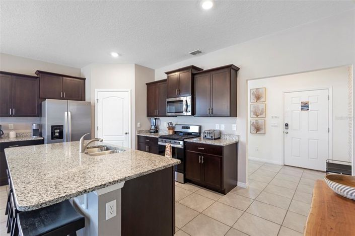 Image No.4-5 Bed Property for sale