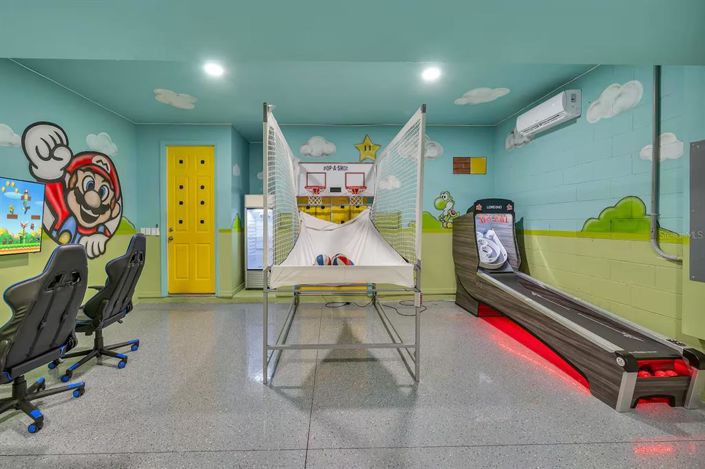 Image No.12-9 Bed Property for sale