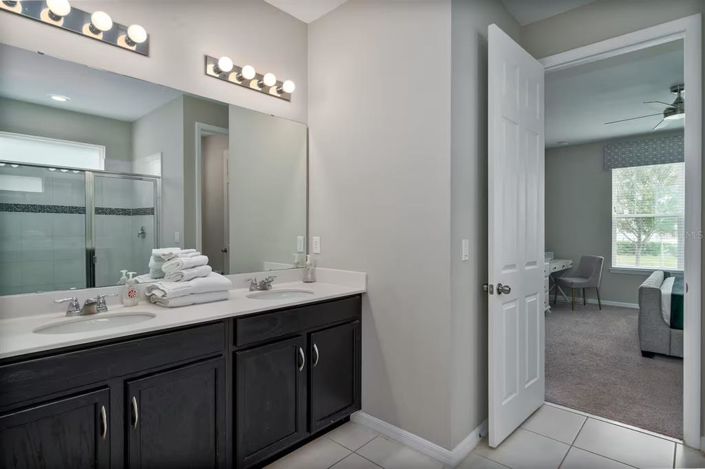 Image No.15-9 Bed Property for sale