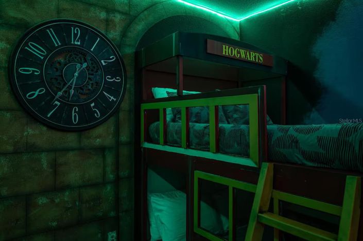 Image No.22-9 Bed Property for sale