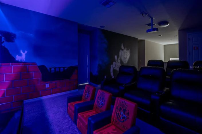 Image No.55-9 Bed Property for sale