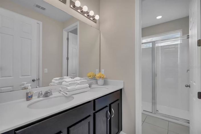 Image No.56-9 Bed Property for sale