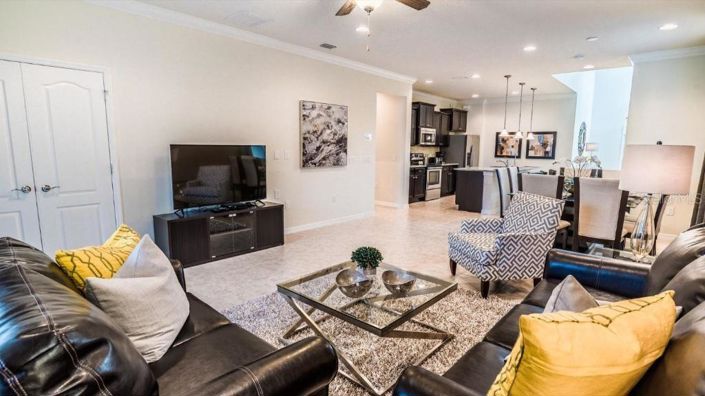 Image No.6-6 Bed Property for sale