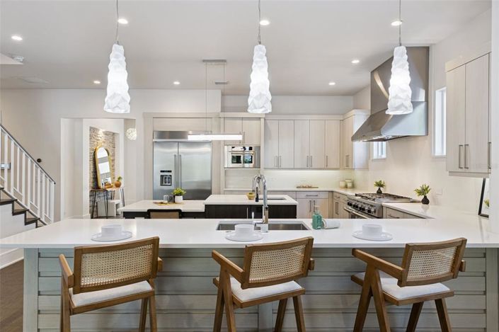 Image No.11-4 Bed Property for sale