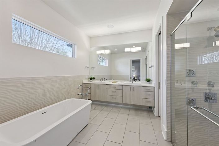 Image No.18-4 Bed Property for sale