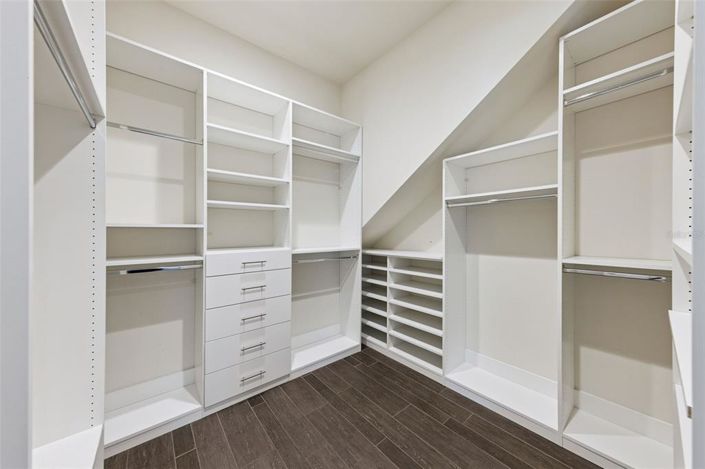 Image No.21-4 Bed Property for sale