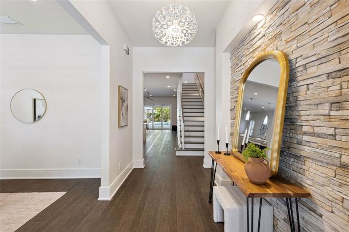 Image No.5-4 Bed Property for sale