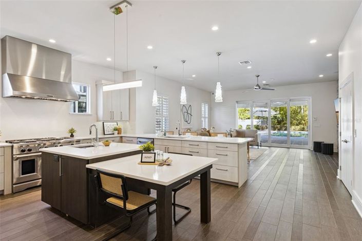 Image No.8-4 Bed Property for sale