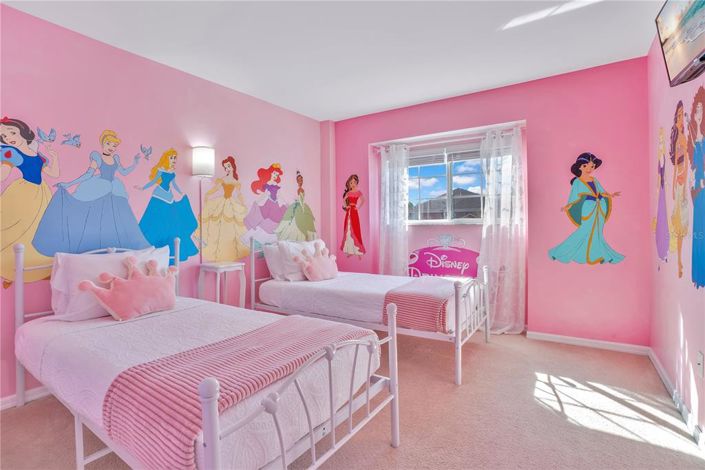 Image No.20-5 Bed Property for sale