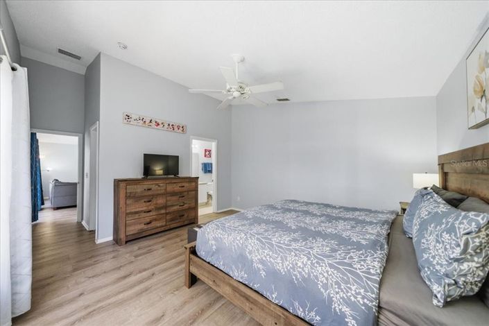 Image No.18-4 Bed Property for sale