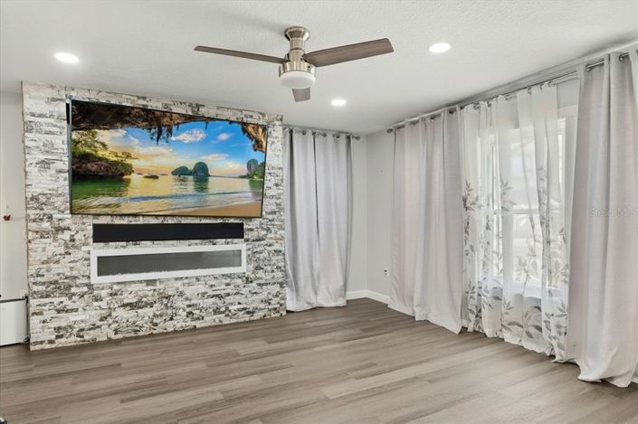 Image No.8-3 Bed Property for sale