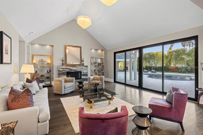 Image No.13-5 Bed Property for sale