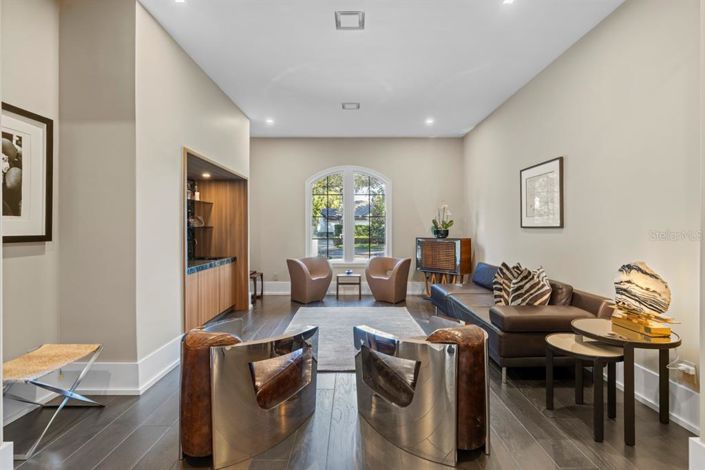 Image No.15-5 Bed Property for sale