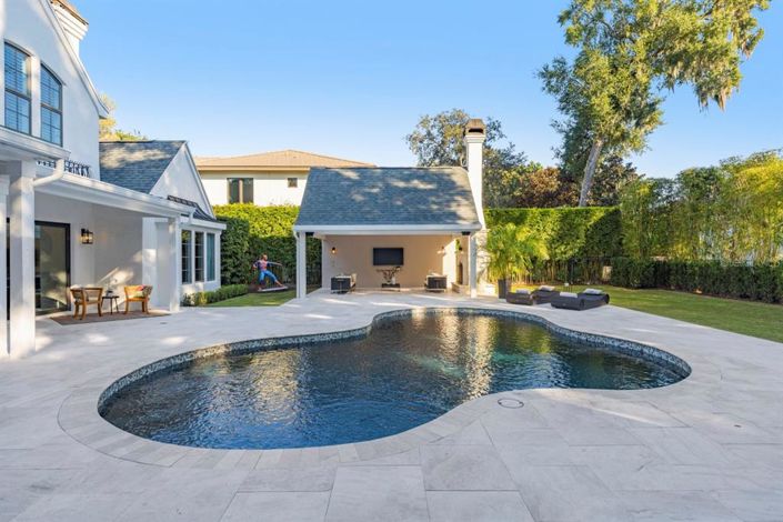 Image No.37-5 Bed Property for sale