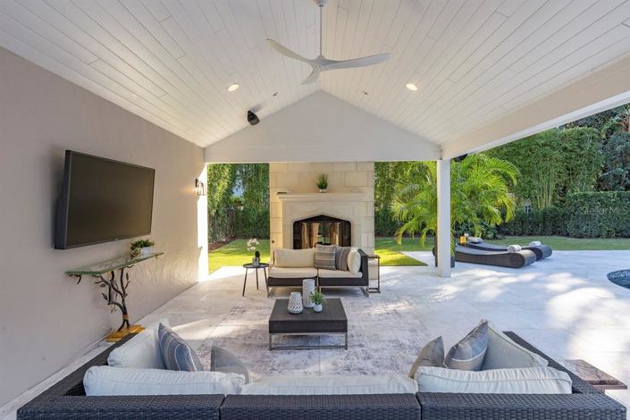 Image No.38-5 Bed Property for sale