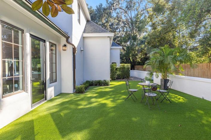 Image No.7-5 Bed Property for sale