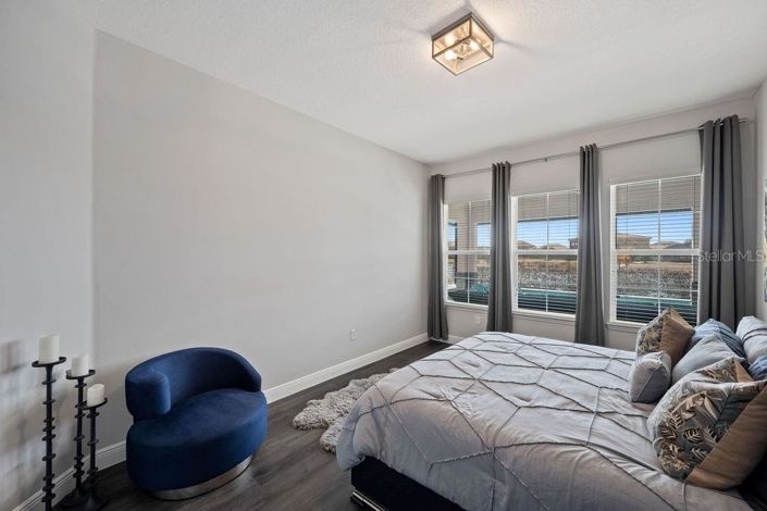 Image No.20-5 Bed Property for sale