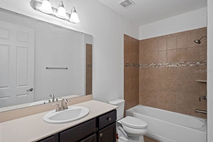 Image No.32-5 Bed Property for sale