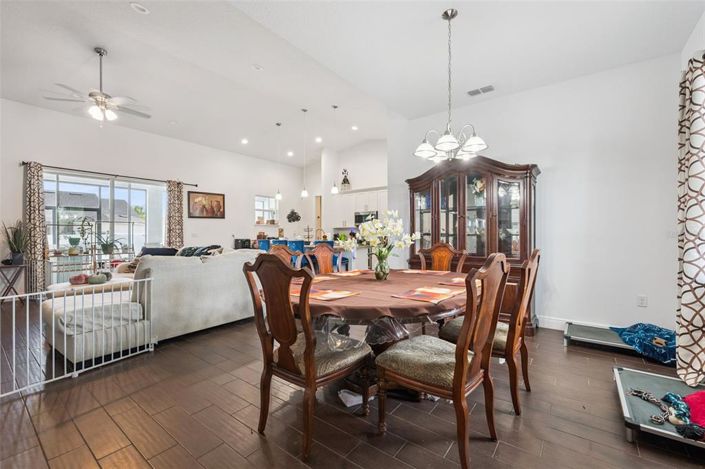 Image No.5-Propriété de 4 chambres à vendre à Kissimmee