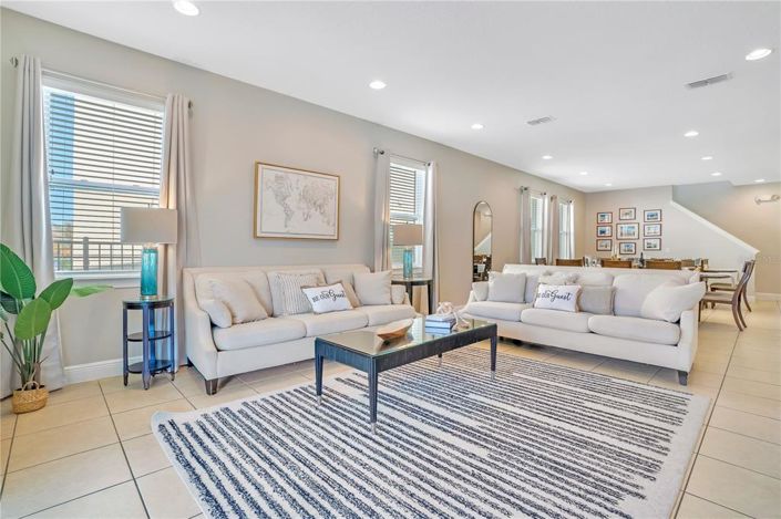 Image No.17-10 Bed Property for sale