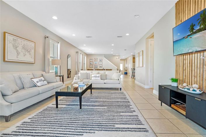 Image No.18-10 Bed Property for sale