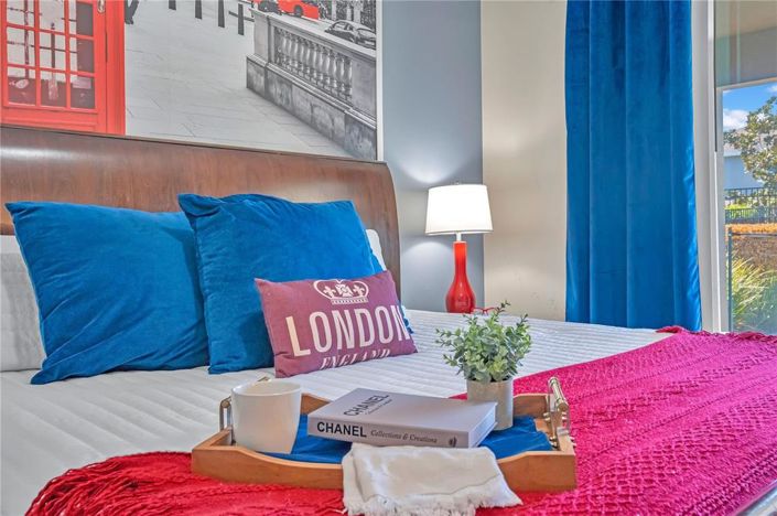 Image No.21-10 Bed Property for sale