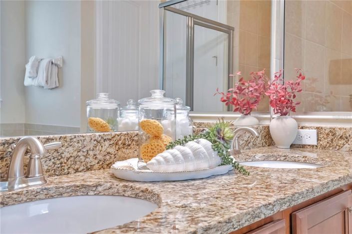 Image No.27-10 Bed Property for sale