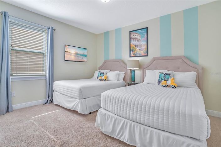 Image No.57-10 Bed Property for sale