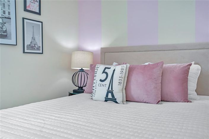 Image No.60-10 Bed Property for sale