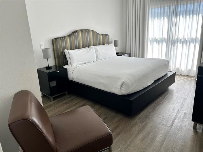 Image No.10-2 Bed Property for sale