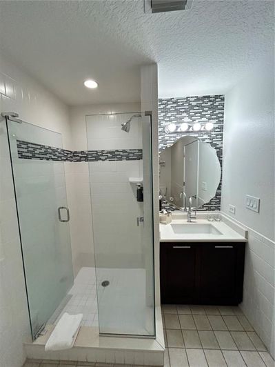 Image No.9-2 Bed Property for sale