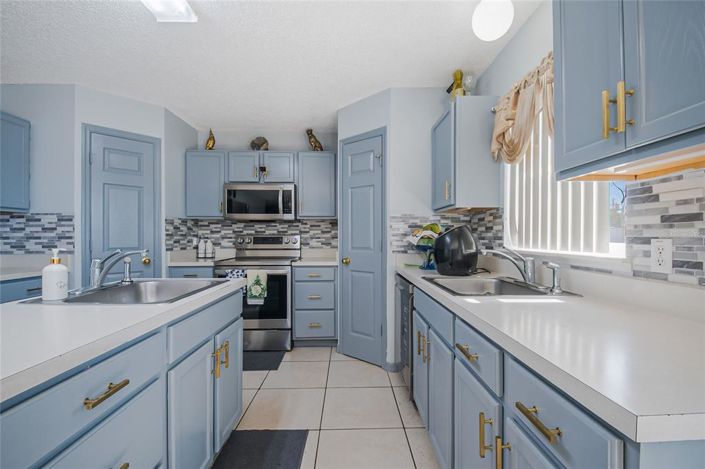 Image No.14-4 Bed Property for sale