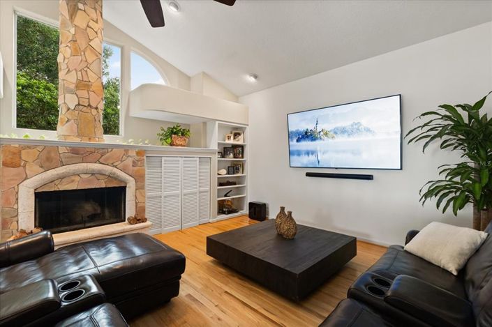 Image No.14-5 Bed Property for sale