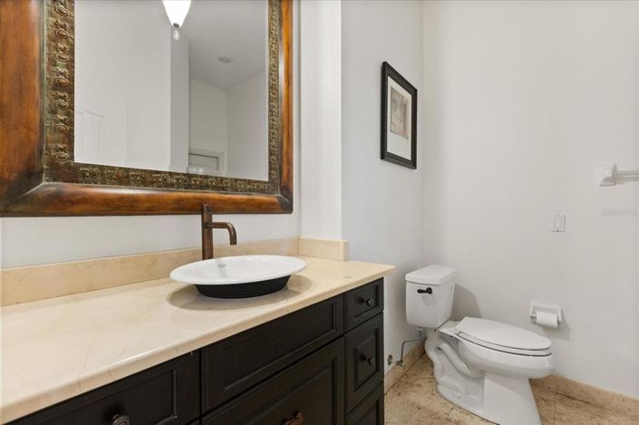 Image No.17-5 Bed Property for sale