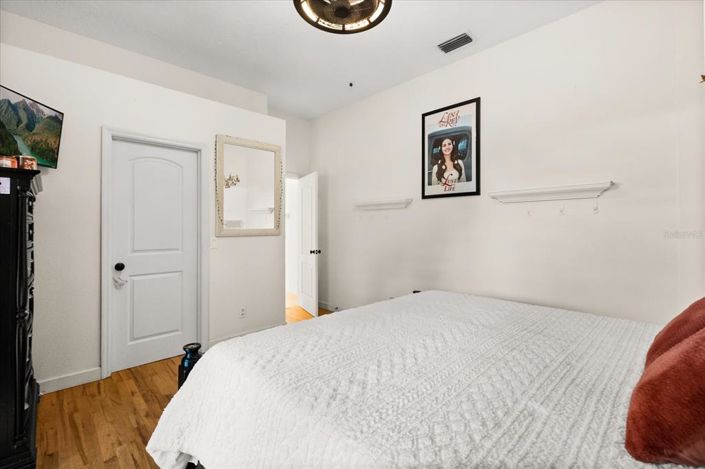 Image No.24-5 Bed Property for sale