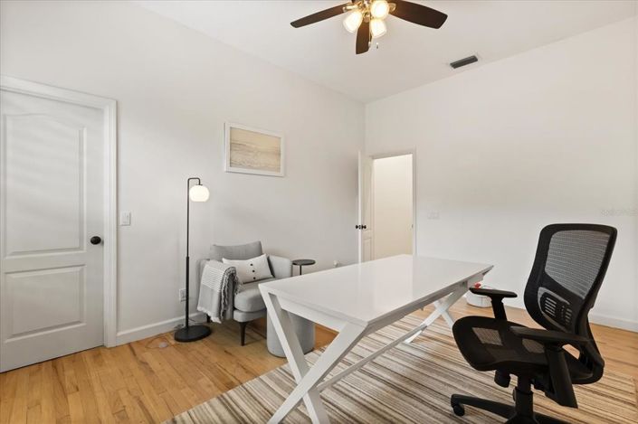 Image No.27-5 Bed Property for sale