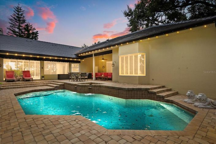 Image No.34-5 Bed Property for sale